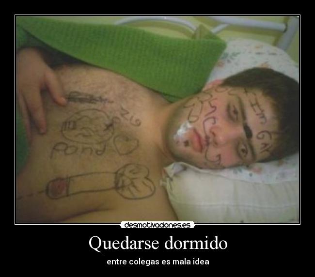 Quedarse dormido - entre colegas es mala idea