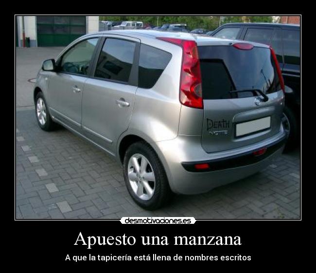 Apuesto una manzana - A que la tapicería está llena de nombres escritos