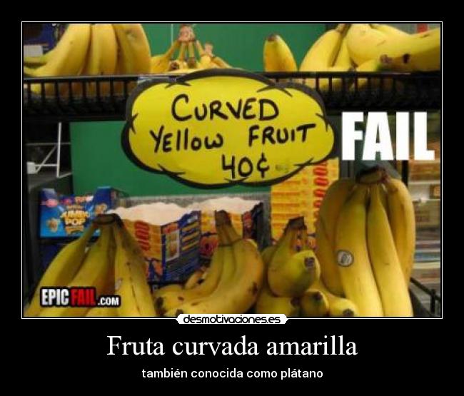 Fruta curvada amarilla - también conocida como plátano