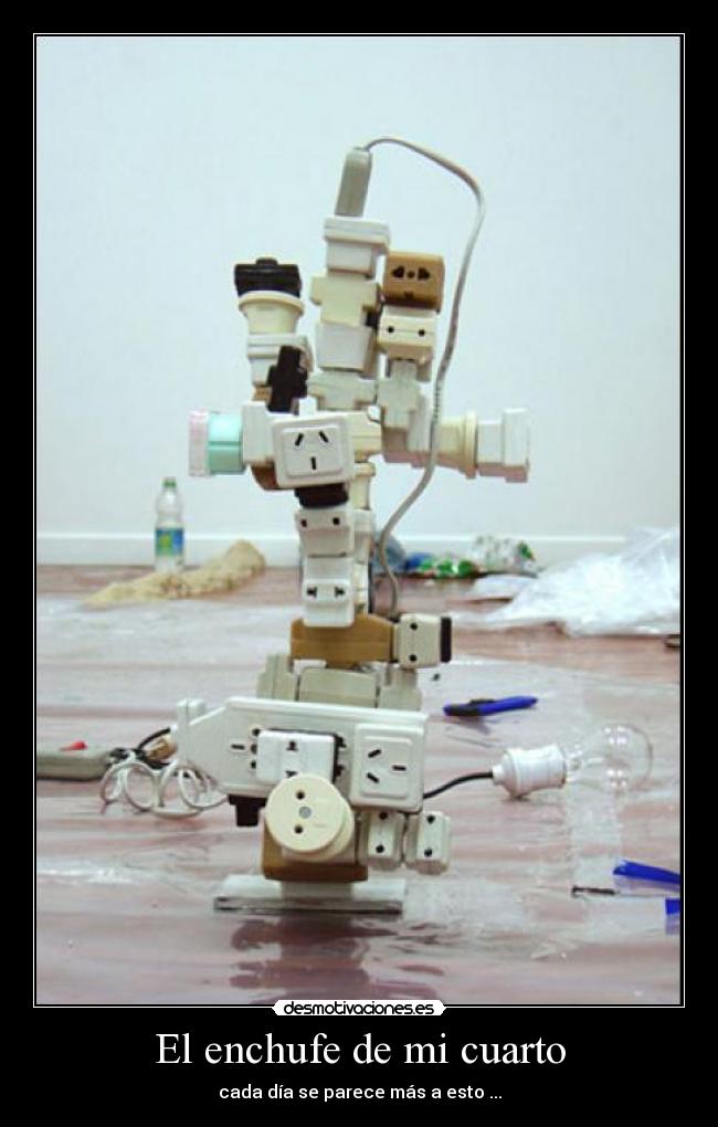 El enchufe de mi cuarto - cada día se parece más a esto ...