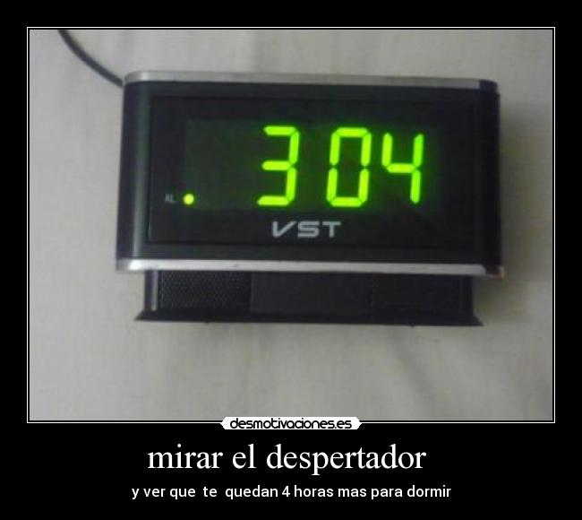 mirar el despertador  - 