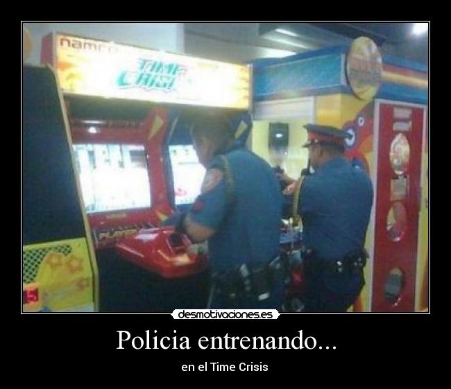 Policia entrenando... - en el Time Crisis 