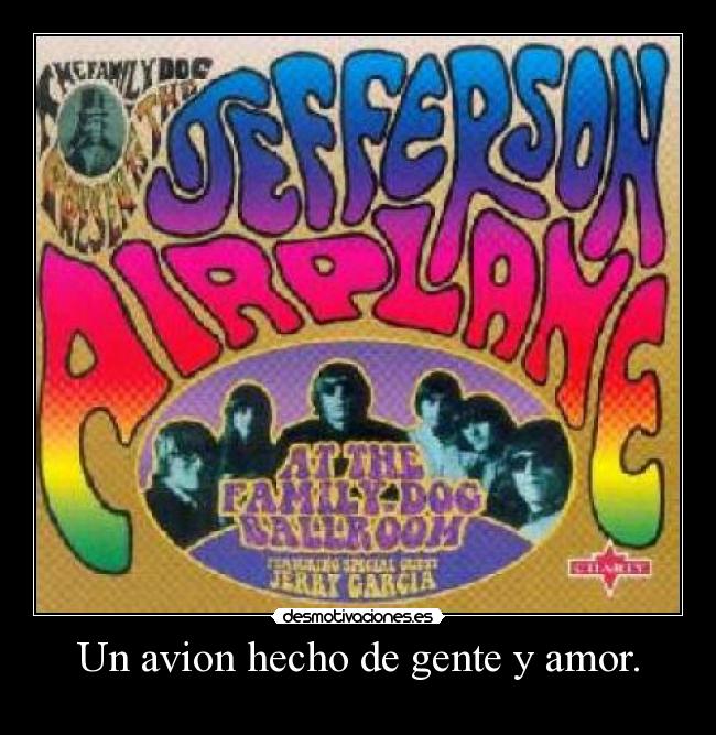 Un avion hecho de gente y amor. - 