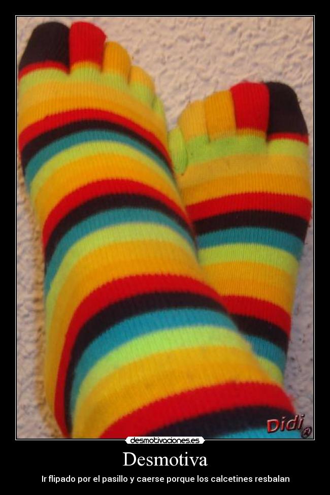 carteles ekatiia resbala desmotiva flipado pasillo caida calcetines desmotivaciones