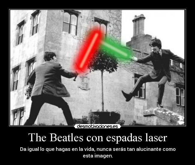 The Beatles con espadas laser -