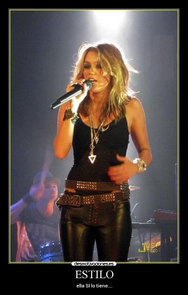 ESTILO - ella SI lo tiene....