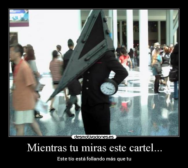 carteles pyramid head follando silent hill desmotivaciones