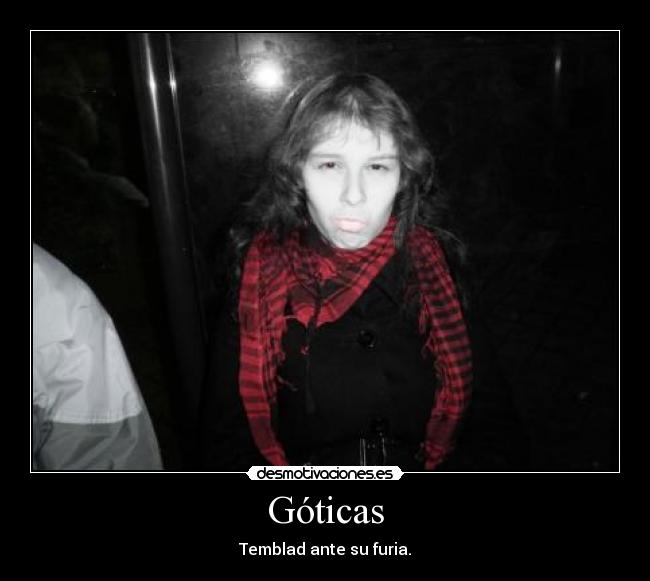 carteles gotica gesto clint eastwood desmotivaciones