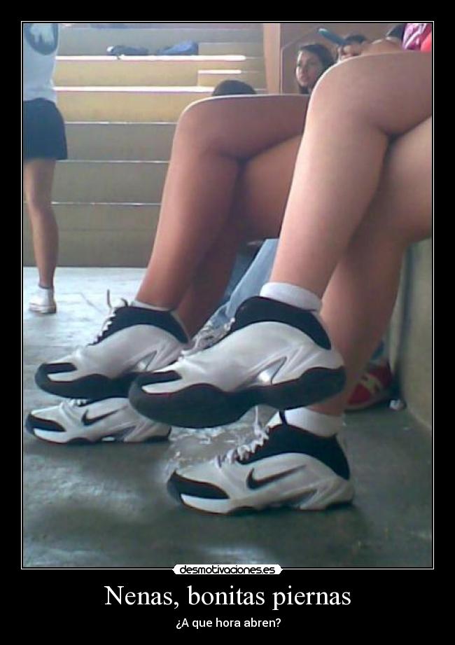 Nenas, bonitas piernas - 