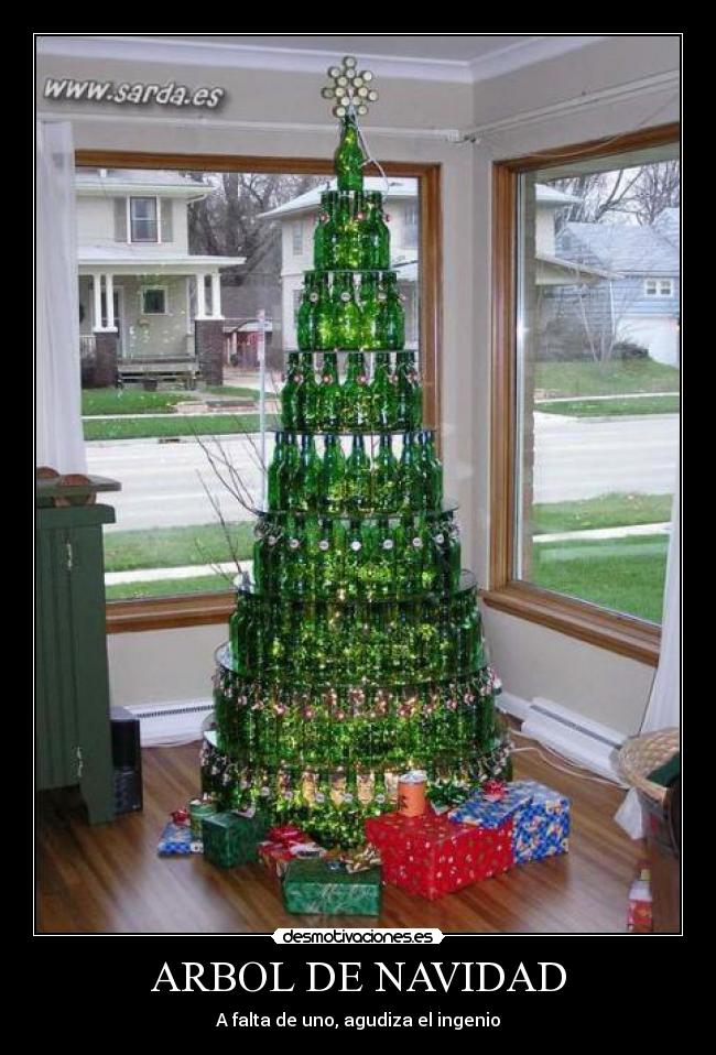 ARBOL DE NAVIDAD - A falta de uno, agudiza el ingenio
