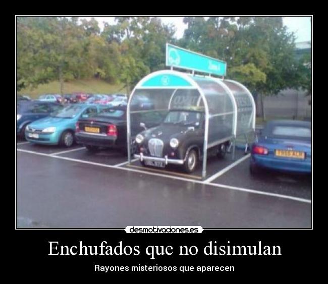 Enchufados que no disimulan - Rayones misteriosos que aparecen