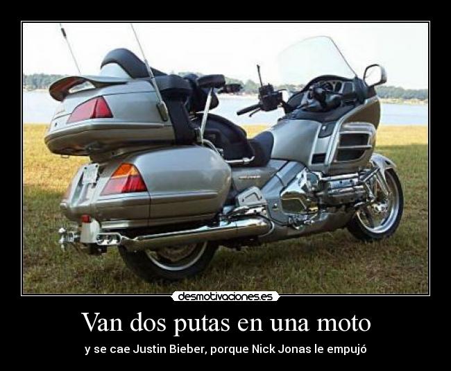 Van dos putas en una moto - 
