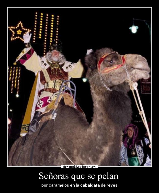 Señoras que se pelan  - por caramelos en la cabalgata de reyes.