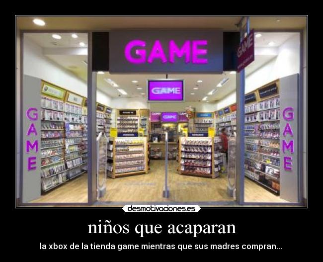 niños que acaparan - la xbox de la tienda game mientras que sus madres compran... 