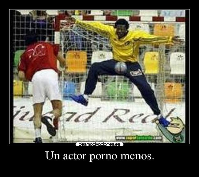 Un actor porno menos. -