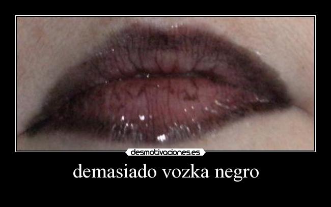 demasiado vozka negro -