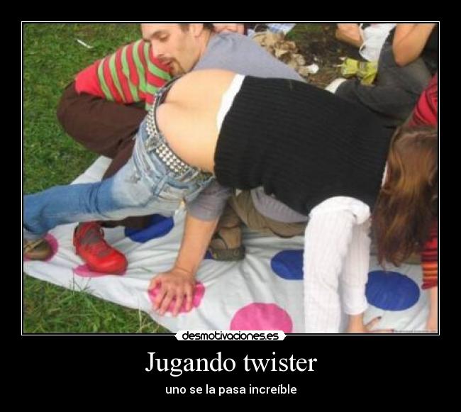 Jugando twister - uno se la pasa increíble