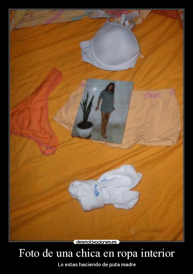 Foto de una chica en ropa interior - 