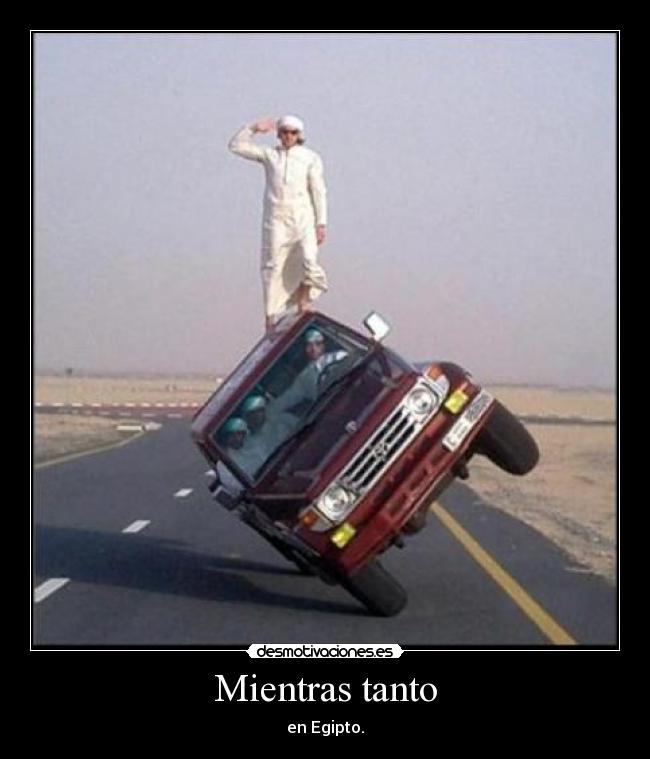 Mientras tanto - en Egipto.