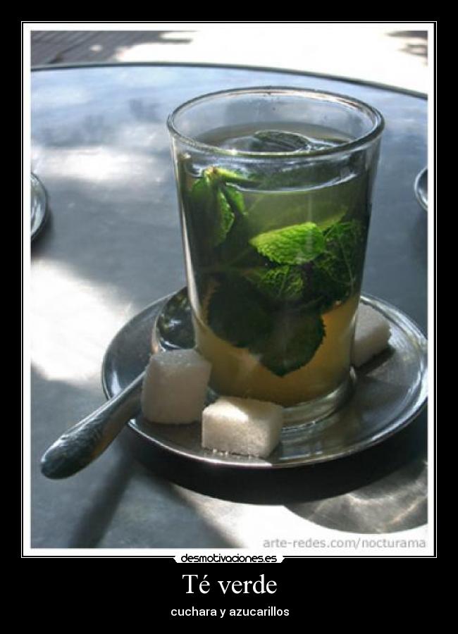 Té verde - cuchara y azucarillos