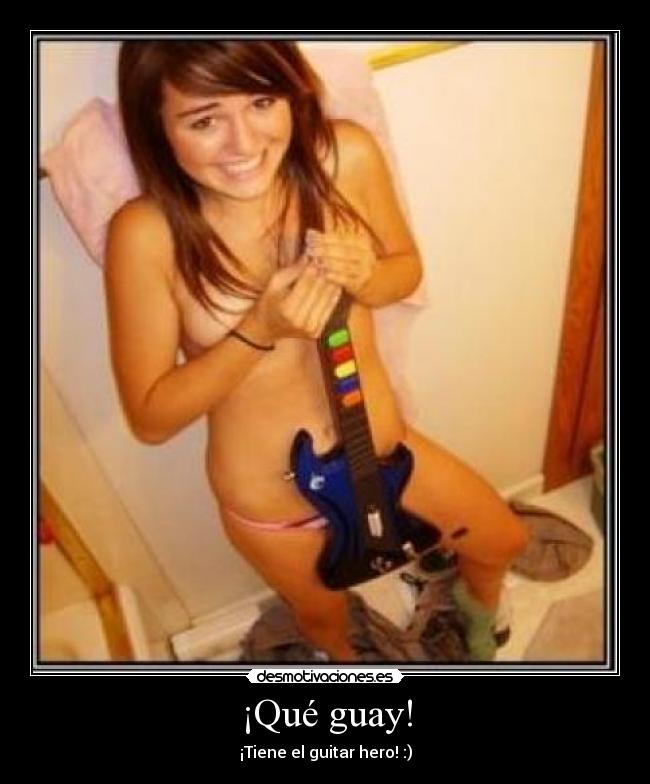 ¡Qué guay! - ¡Tiene el guitar hero! :)