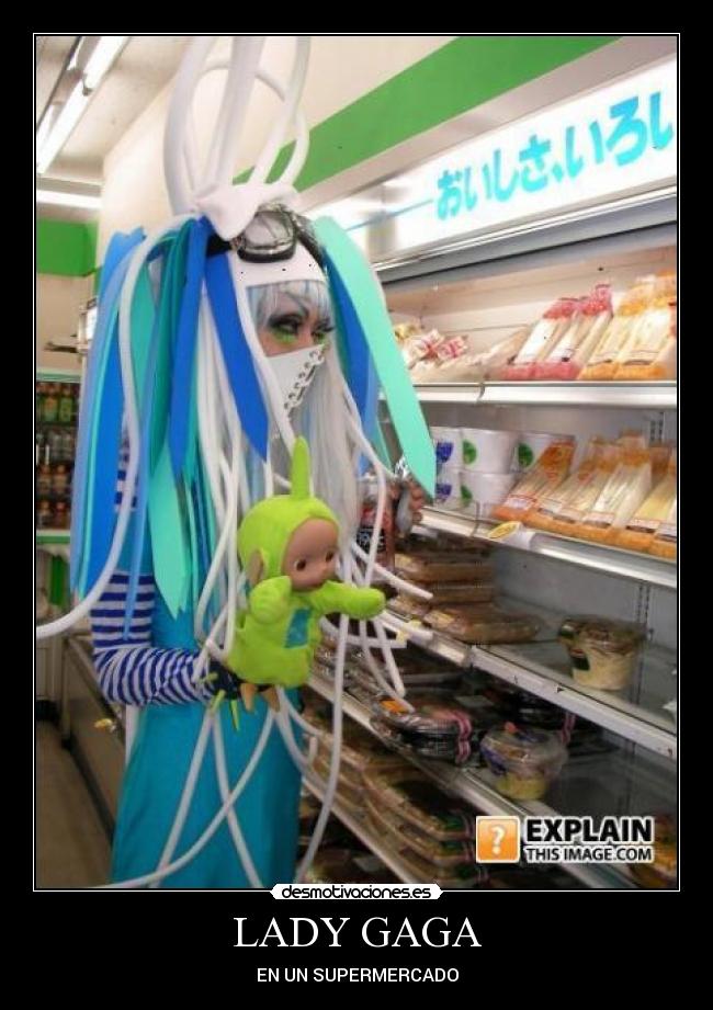 LADY GAGA - EN UN SUPERMERCADO