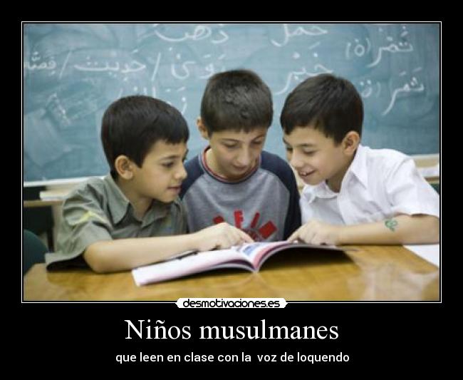 Niños musulmanes - que leen en clase con la voz de loquendo