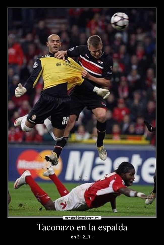 Taconazo en la espalda -