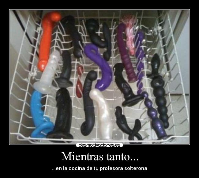 Mientras tanto... - ...en la cocina de tu profesora solterona