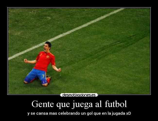 Gente que juega al futbol - 
