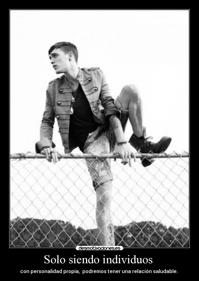 Solo siendo individuos  - 