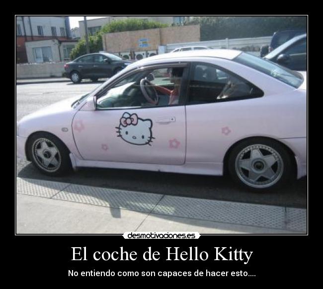 El coche de Hello Kitty -