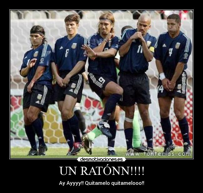 UN RATÓNN!!!! - Ay Ayyyy!! Quitamelo quitamelooo!!