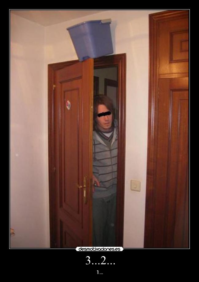 carteles cubo puerta 321 desmotivaciones