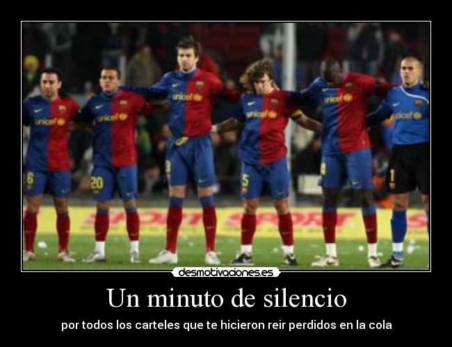 Un minuto de silencio - por todos los carteles que te hicieron reir perdidos en la cola