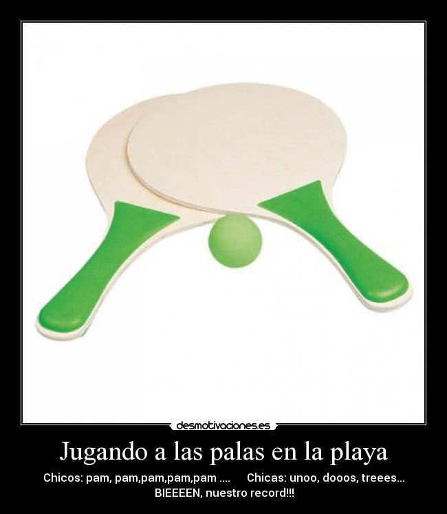 Jugando a las palas en la playa -