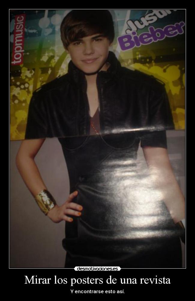 Mirar los posters de una revista - 