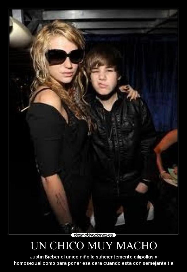 UN CHICO MUY MACHO - 