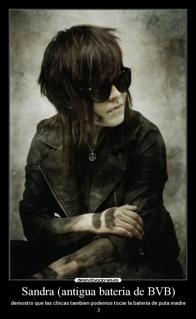 Sandra (antigua bateria de BVB) - demostro que las chicas tambien podemos tocar la bateria de puta madre :)