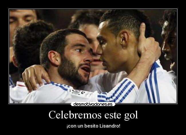 Celebremos este gol - ¡con un besito Lisandro!