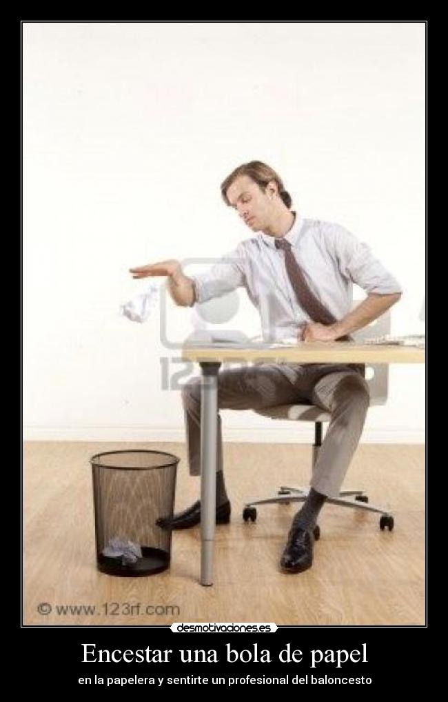 Encestar una bola de papel - 