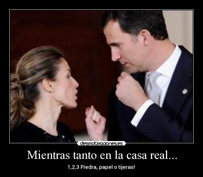 carteles casa mientras tanto casa real desmotivaciones