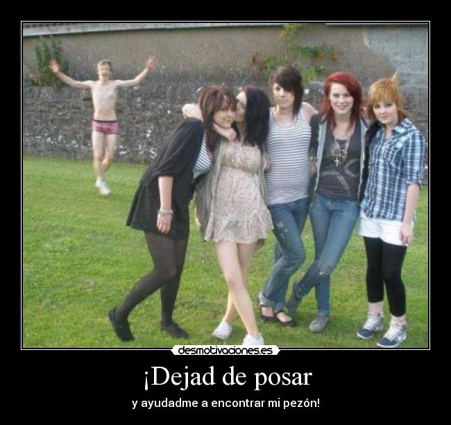 ¡Dejad de posar - y ayudadme a encontrar mi pezón!