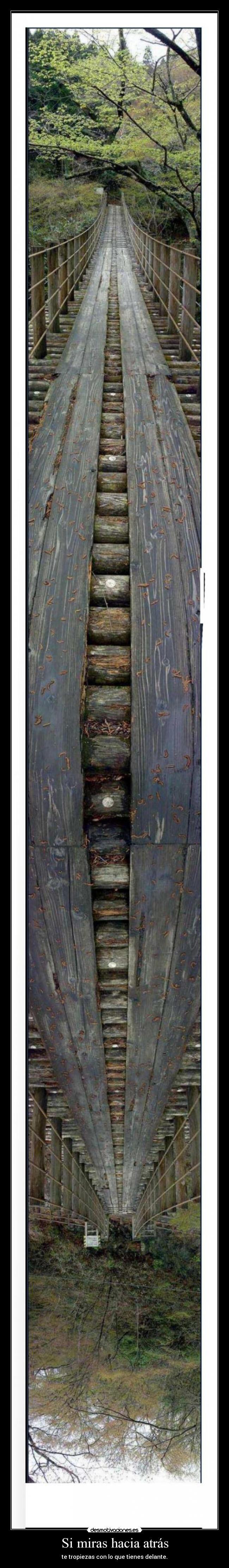 Si miras hacia atrás -