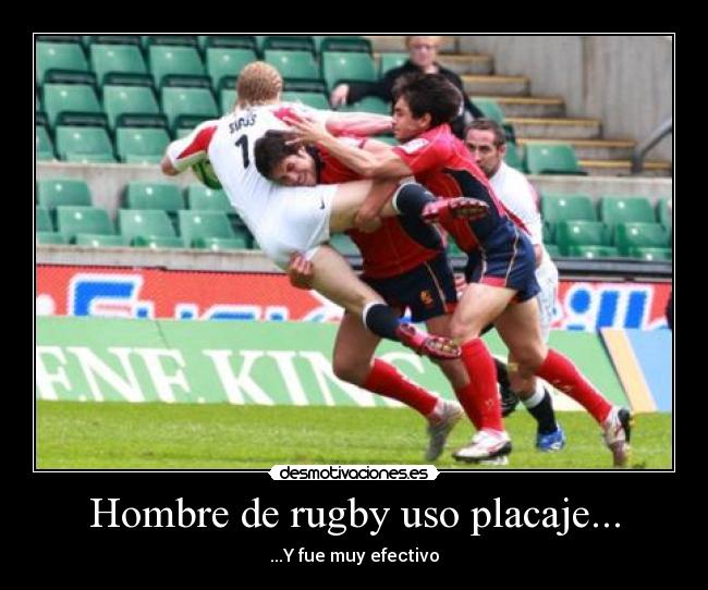 Hombre de rugby uso placaje... -