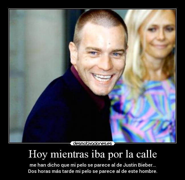 Hoy mientras iba por la calle -