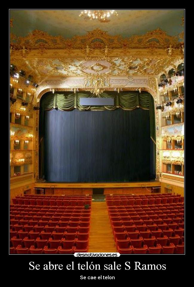 Se abre el telón sale S Ramos -