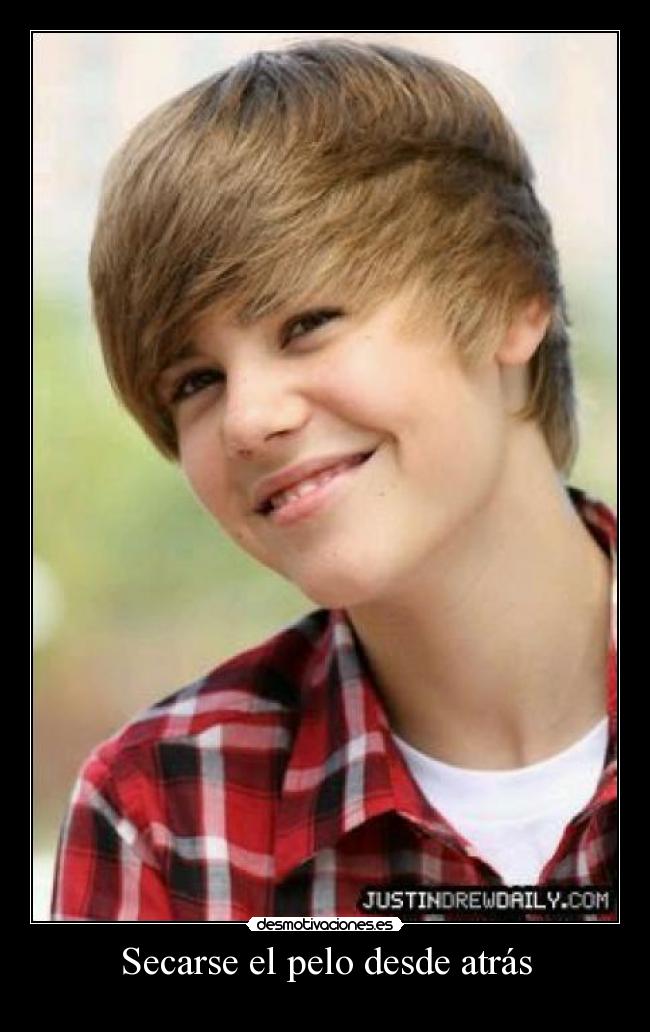 Secarse el pelo desde atrás - 