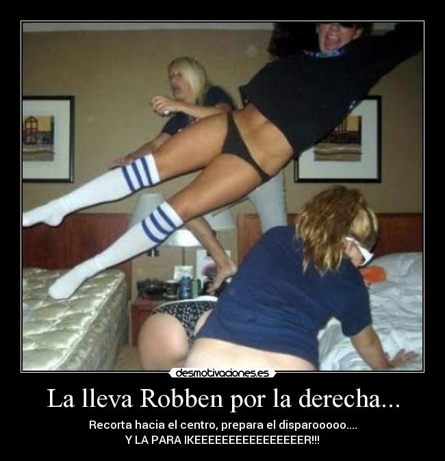 La lleva Robben por la derecha... -