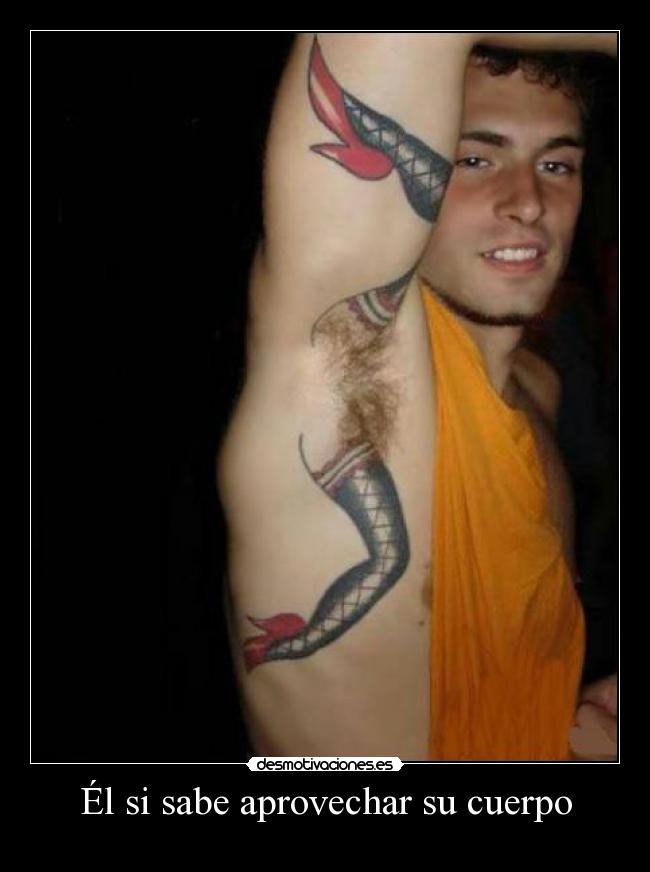 Él si sabe aprovechar su cuerpo -